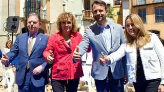 Dolors Montserrat hace un llamamiento en Oviedo a “unir el voto en el PP para salir del socialismo”