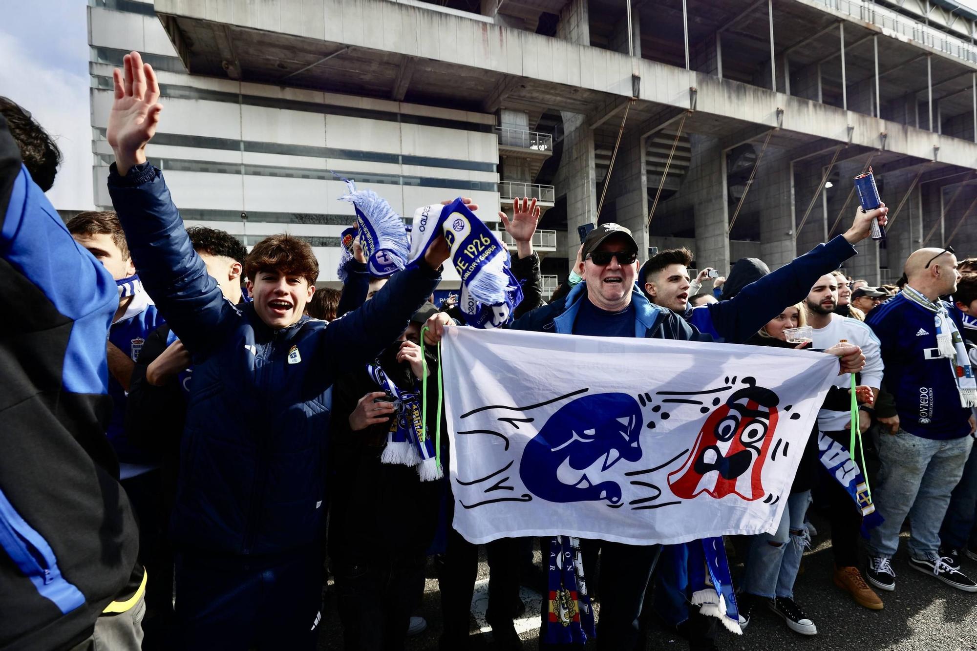 La afición del derbi asturiano en imágenes