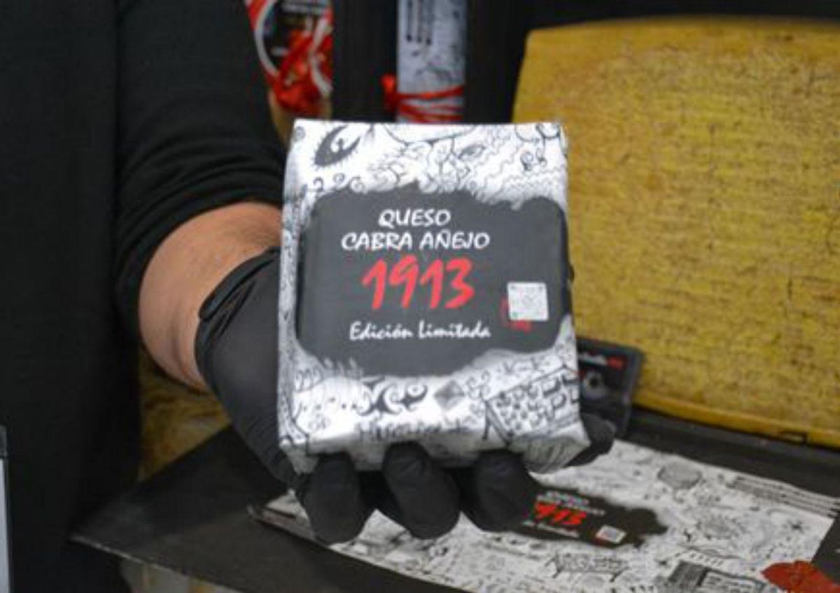 El queso que te mira tiene ojos de color azul