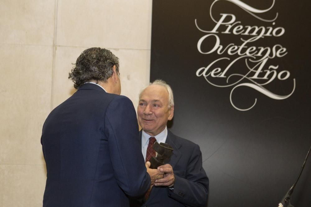 ENTREGA DEL PREMIO OVETENSE DEL AÑO A FRANCISCO RODRIGUEZ, PRESIDENTE DE RENY PICOT