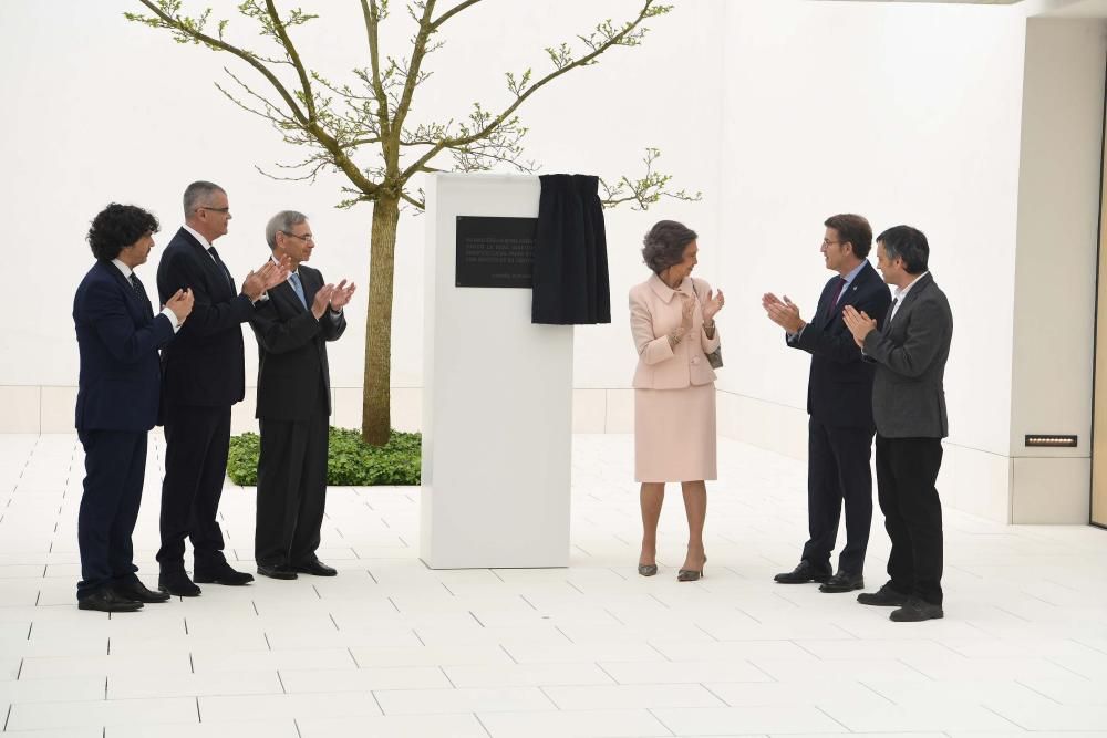 La madre de Felipe VI preside en la ciudad la celebración de los cien años de la institución benéfica y social.