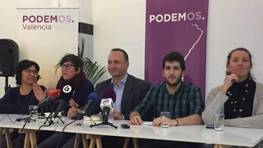 Irene Gómez, Pilar Lima, Rubén M. Dalmau, Antonio Estañ (que no es candidato) y Beatriu Gascó, ayer.