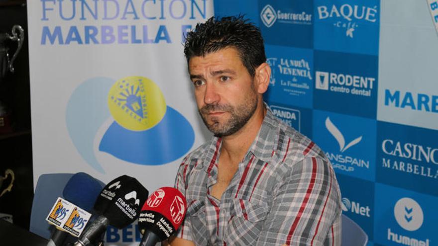 El entrenador del Marbella.