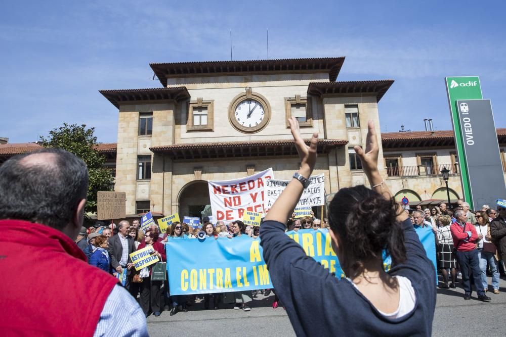 Miles de personas piden la eliminación del impuesto de sucesiones en Asturias