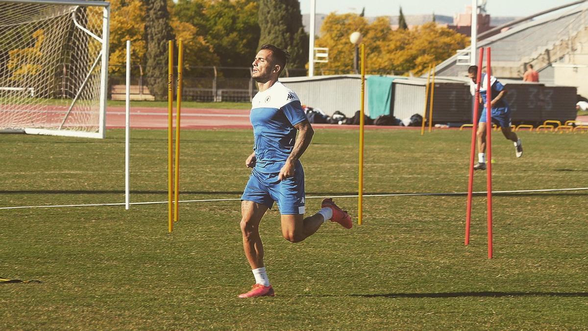 El extremo alicantino Borja durante un entrenamiento reciente del Hércules