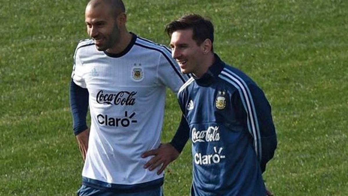 Mascherano y Messi, en un entrenamiento de Argentina