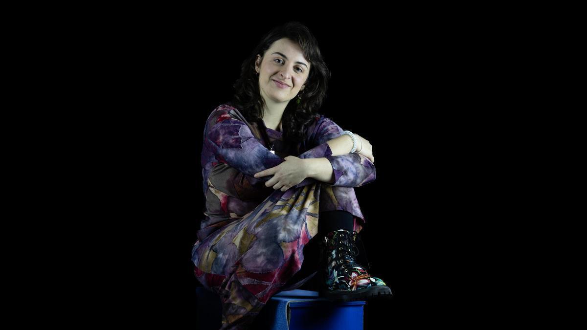 La cantautora Marina Paredes presenta su último sencillo, Años luz