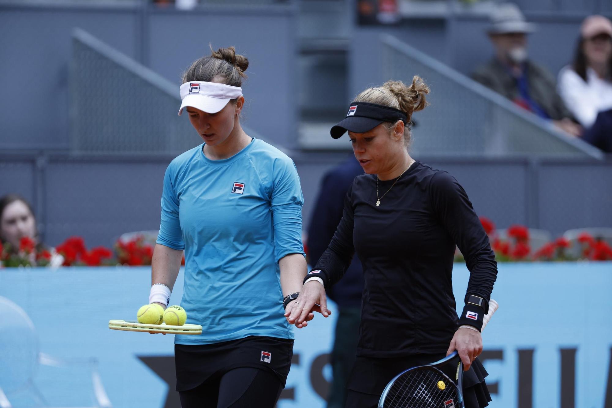 Las mejores imágenes de la final de dobles femenino del Mutua Madrid Open ganada por Sara Sorribes y Cristina Bucsa