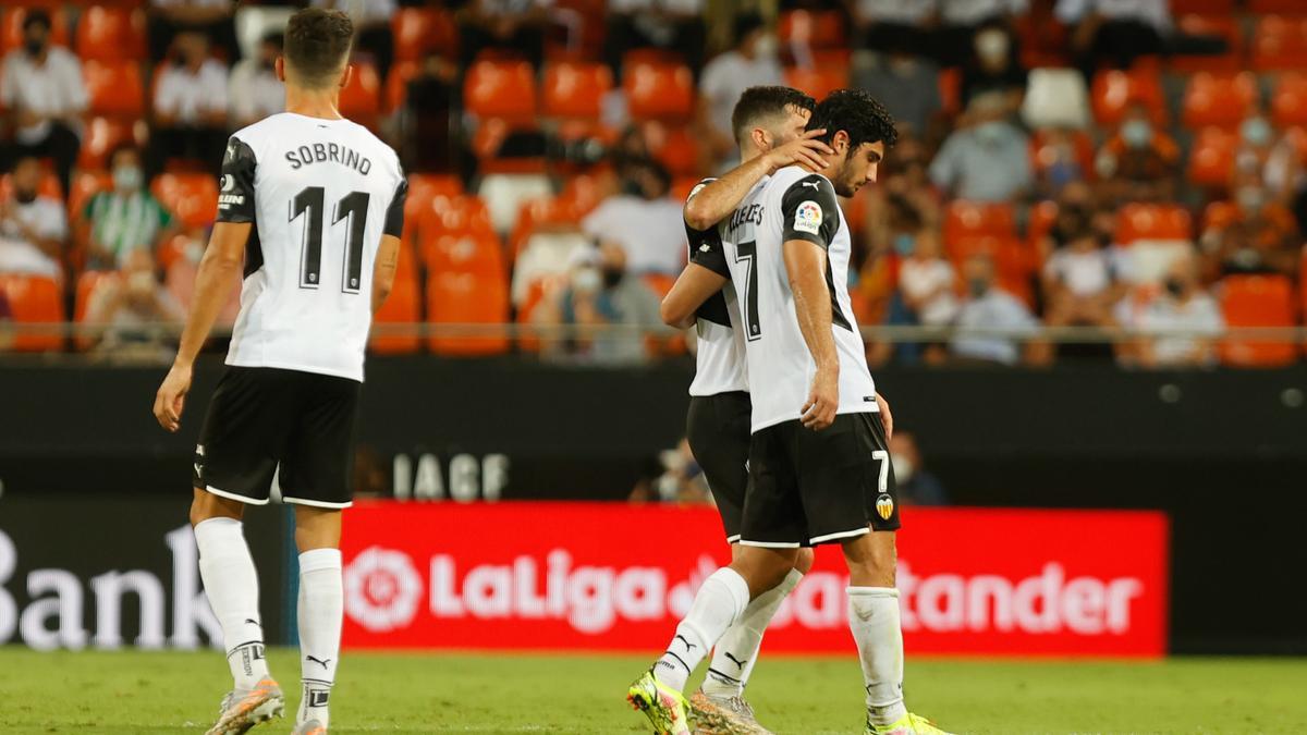 Guedes, ovacionado contra el Getafe.