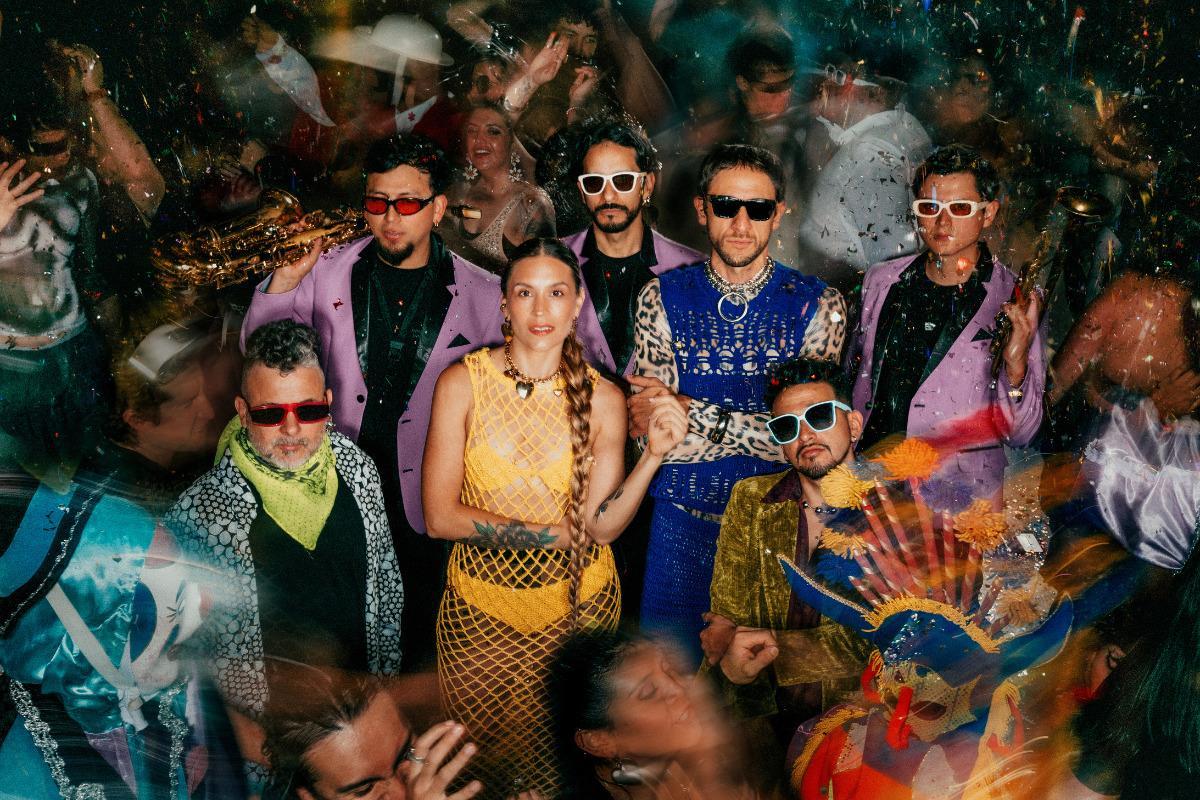 El grupo ecuatoriano Swing Original Monks.