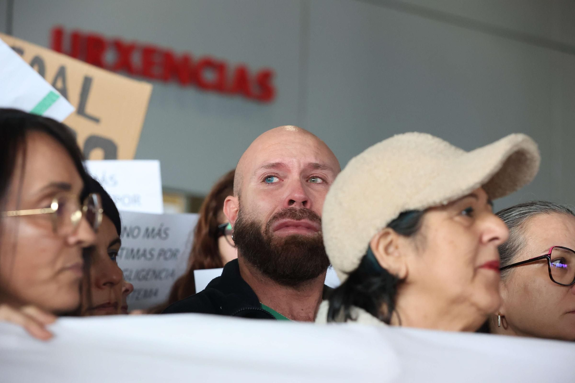 Protesta en el Chuac tras agredir un paciente con arma blanca a un enfermero y un vigilante