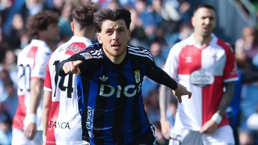 El caos en el área sirvió a Alberto Reina para abrir el marcador en Balaídos