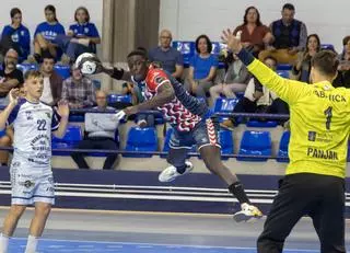 Golpe de autoridad del Horneo Eón en el primer partido del nuevo entrenador Roi Sánchez