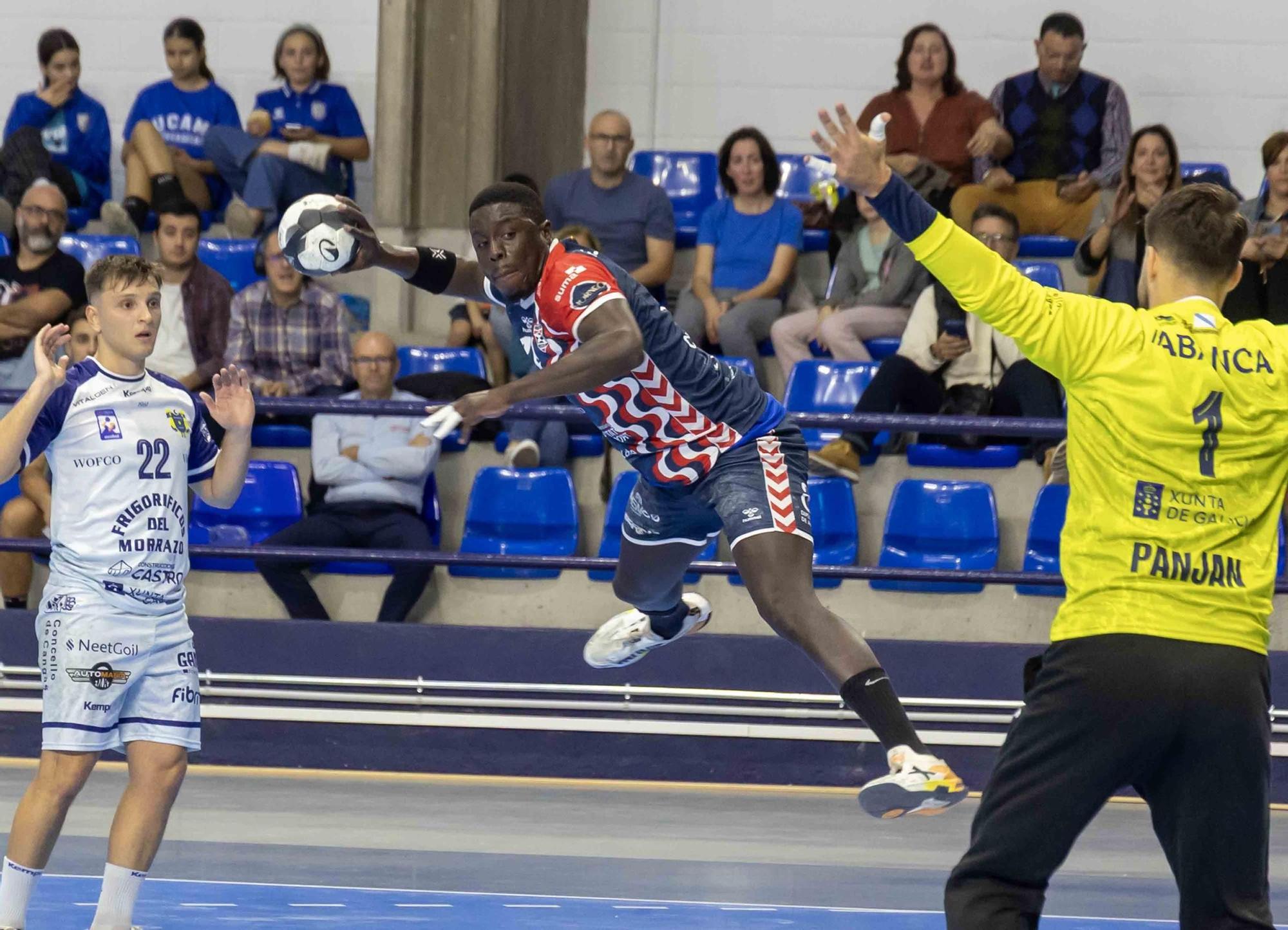 Golpe de autoridad del Horneo Eón en el primer partido del nuevo entrenador Roi Sánchez