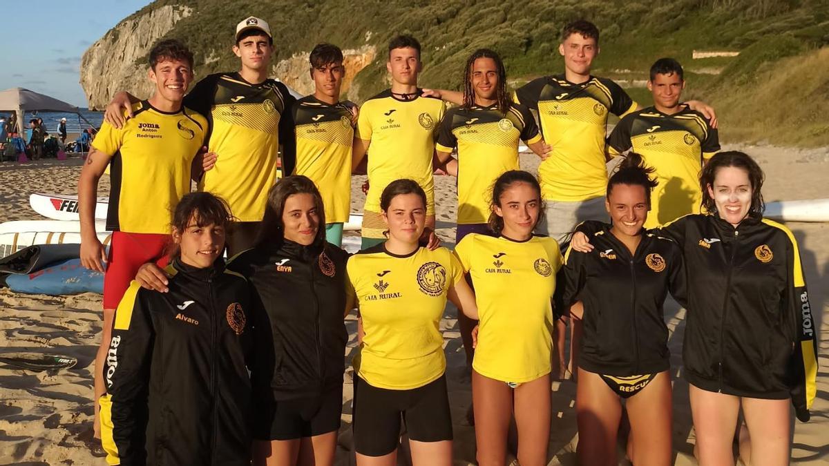 Expedición de la categoría absoluta del Dragones Caja Rural al Campeonato de España en Castro Urdiales