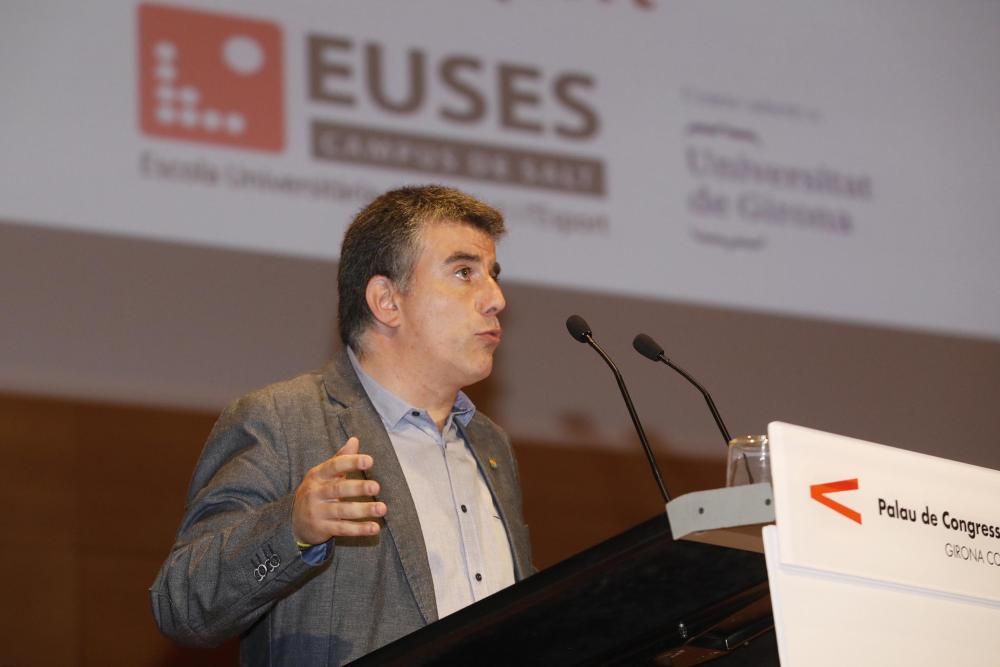 La jornada de graduació de l''EUSES omple l''Auditori