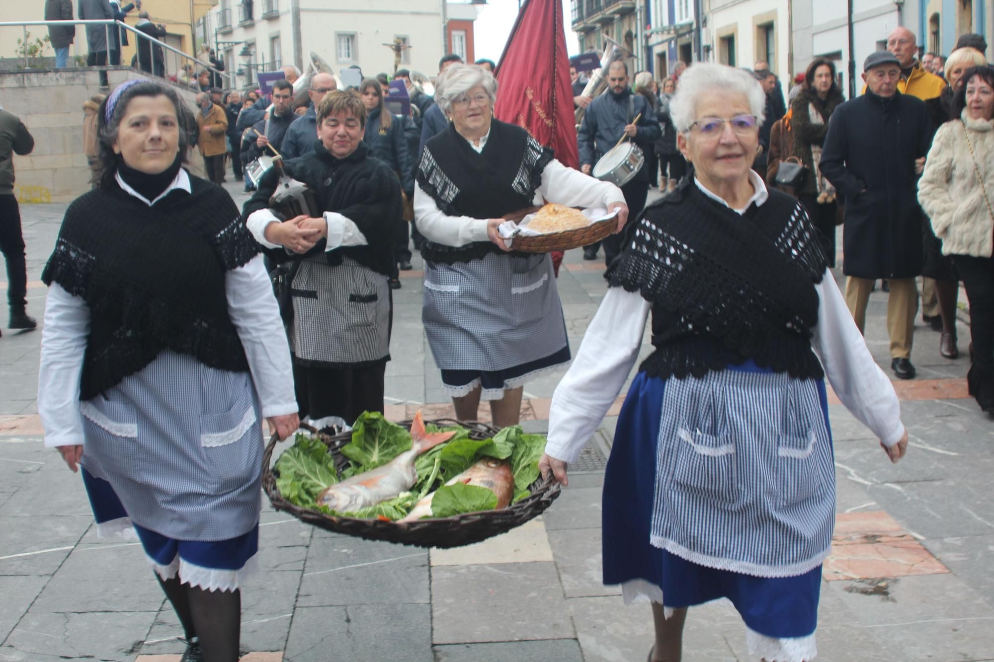 EN IMÁGENES: Así fue la multitudinaria procesión del Socorro en Luanco