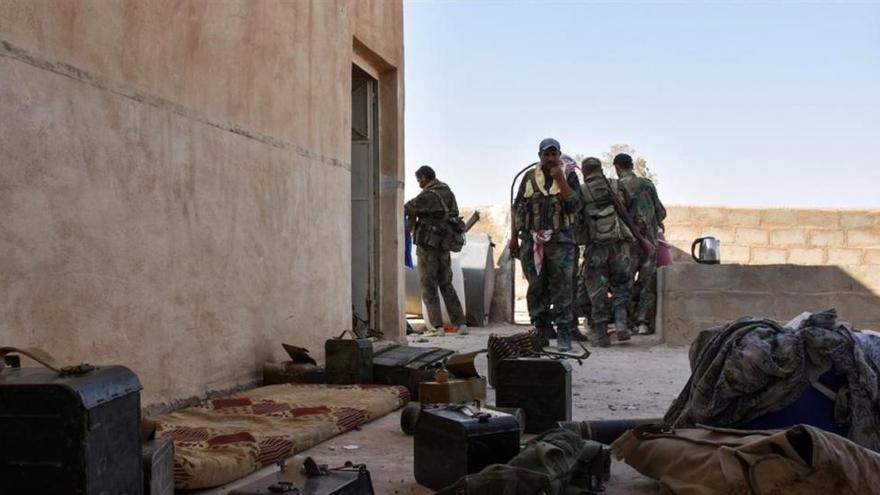 Las fuerzas de Asad rompen el sitio de Deir Ezzor impuesto por el Daesh