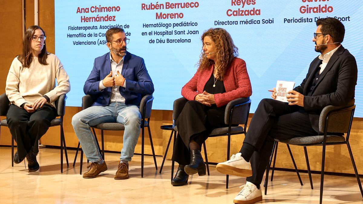 Ana Chimeno Hernández, Rubén Berrueco Moreno, Reyes Calzada y Javier Giraldo, en el 'Foro Deporte y Salud'