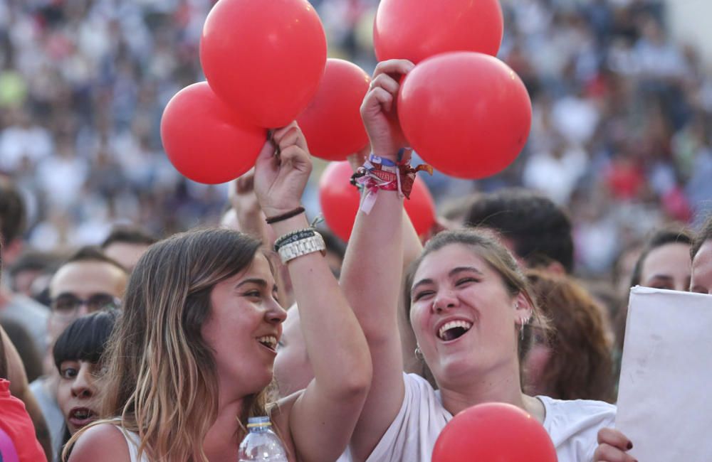 Los 16 concursantes de la última edición de Operación Triunfo llenaron el Auditorio del Cortijo de Torres de emoción y espectáculo en un concierto que sirvió para repasar los temas que han marcado su paso por el programa y que demostró que el fenómeno televisivo ha regresado con más fuerza que nunca