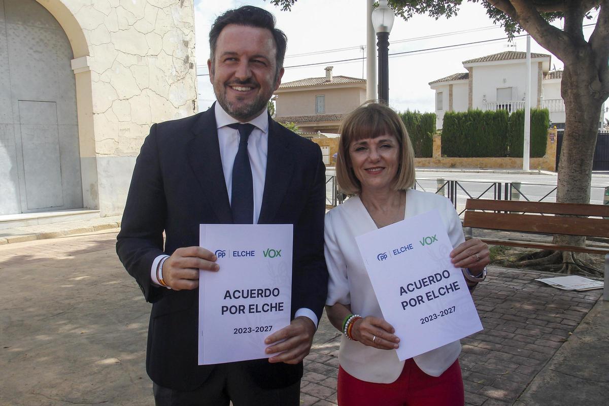 PP y Vox cierran un acuerdo para los próximos cuatro años en el Ayuntamiento de Elche