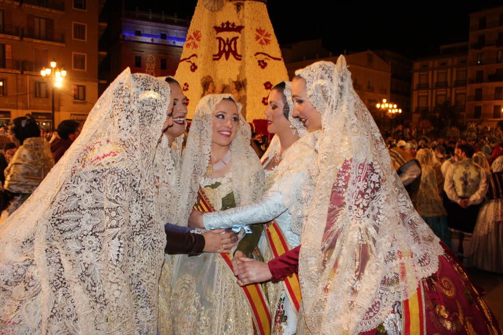 Galería de falleras ilustres en la Ofrenda de las Fallas 2019