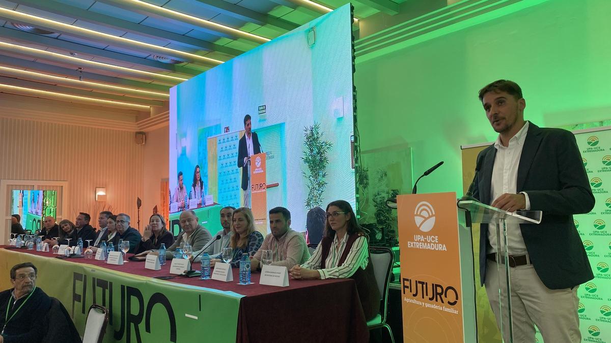 El agricultor Óscar Llanos, nuevo secretario general de UPA-UCE Extremadura, en el congreso de este miércoles.