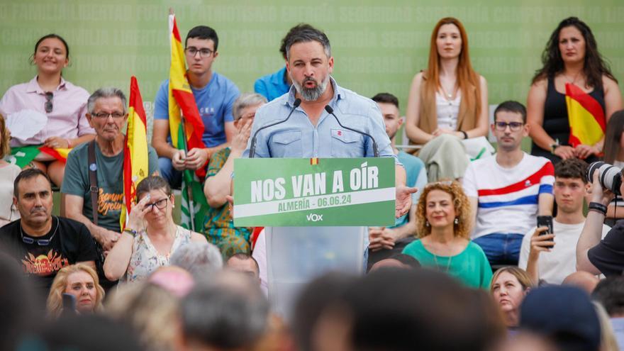 El líder de Vox, Santiago Abascal, durante su intervención en uno de los actos del final de la campaña.