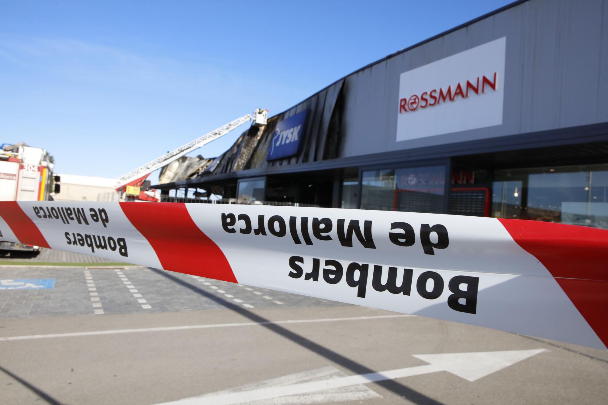 Großbrand auf Mallorca: Verwüstung bei Rossmann auf Mallorca