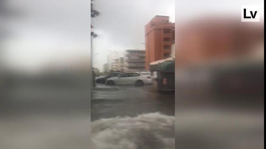 Las calles junto a la playa de Gandia, inundadas