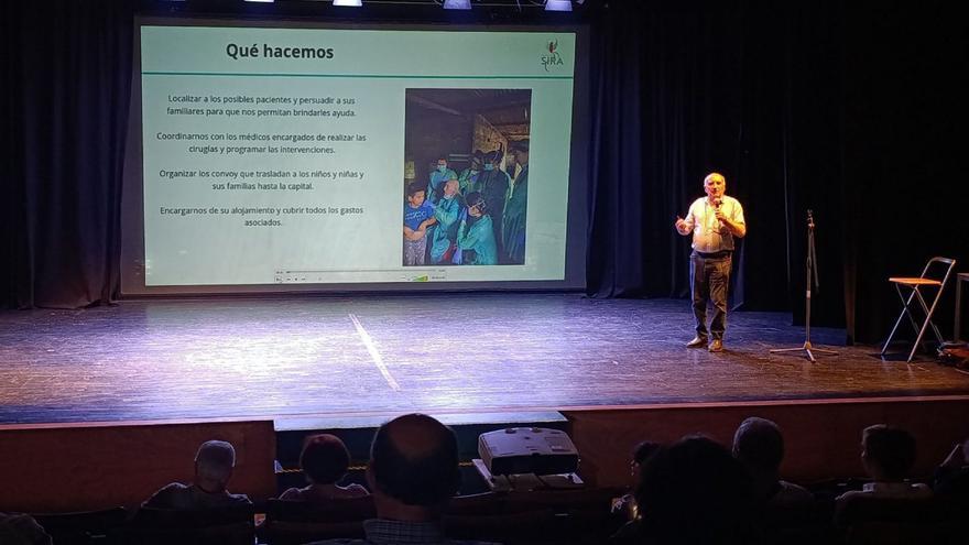 El pediatra Germán Rodríguez busca colaboradores para la beca de una estudiante de Medicina en Guatemala