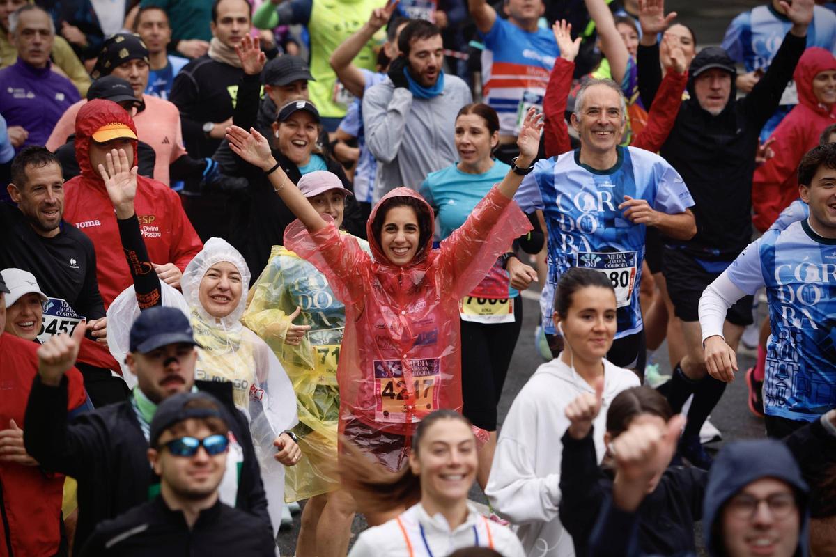 Un grupo de corredores, durante la pasada edición de la Media Maratón de Córdoba.