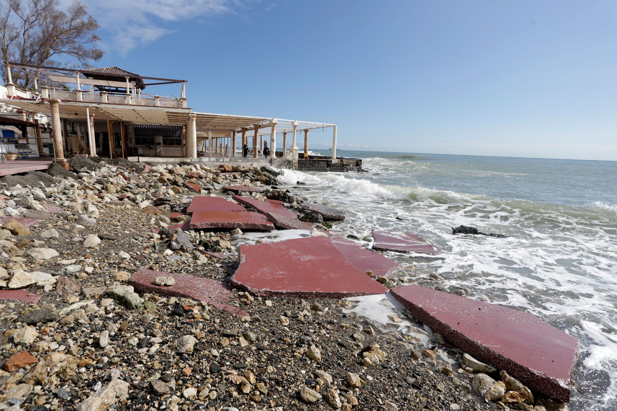 Los efectos del temporal marítimo en los Baños del Carmen.