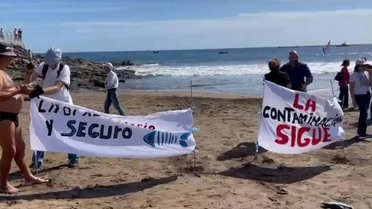 Movilización en Salinetas contra la contaminación marina en la costa de Telde