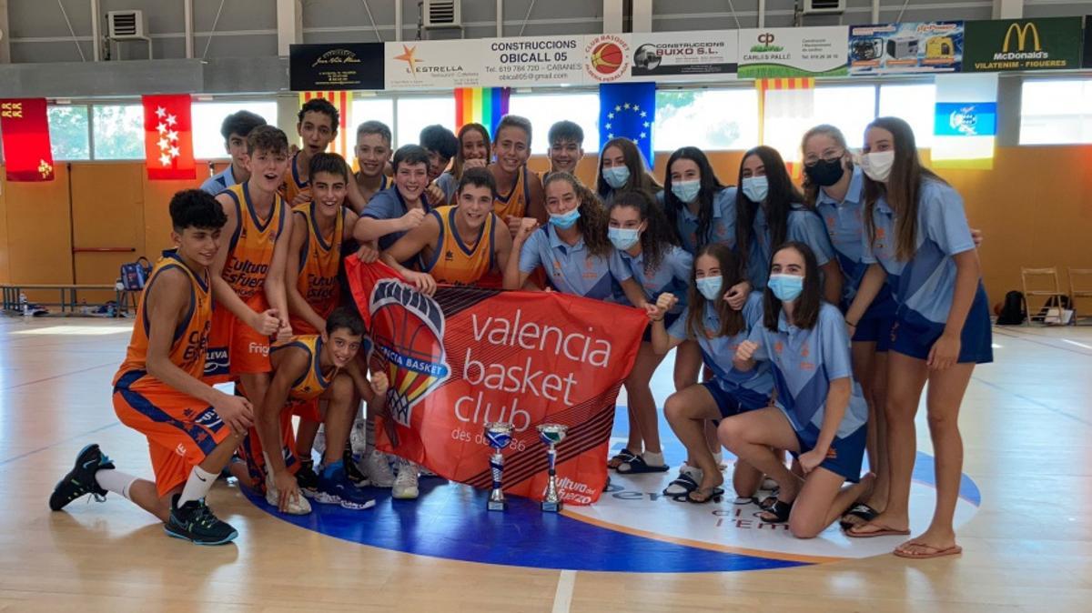 Los equipos infantiles 'taronja', campeones en Peralada