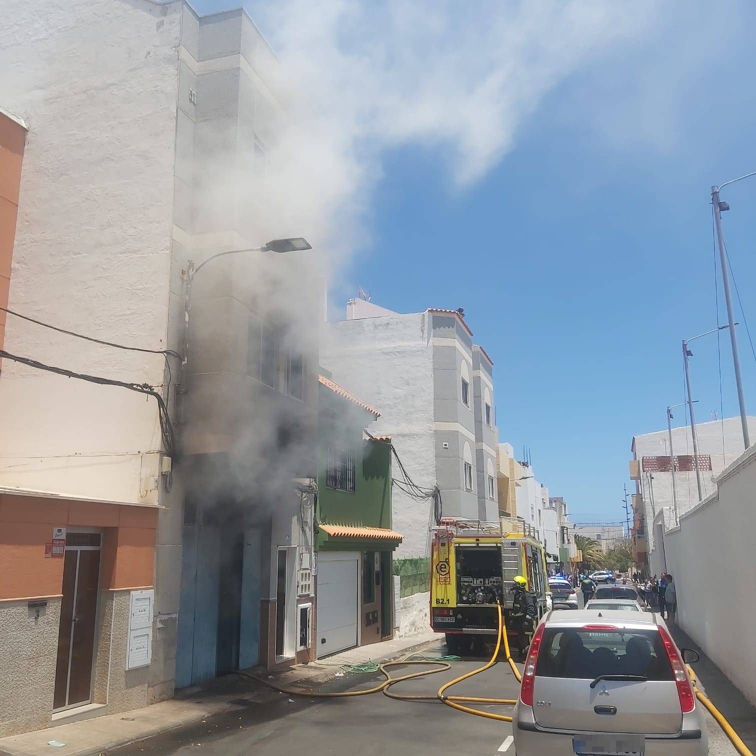 Incendio de una carpintería en Vecindario