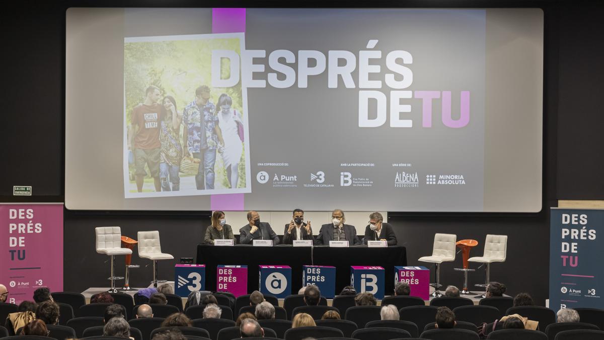 Proyección de &quot;Després de tu&quot; en la presentación