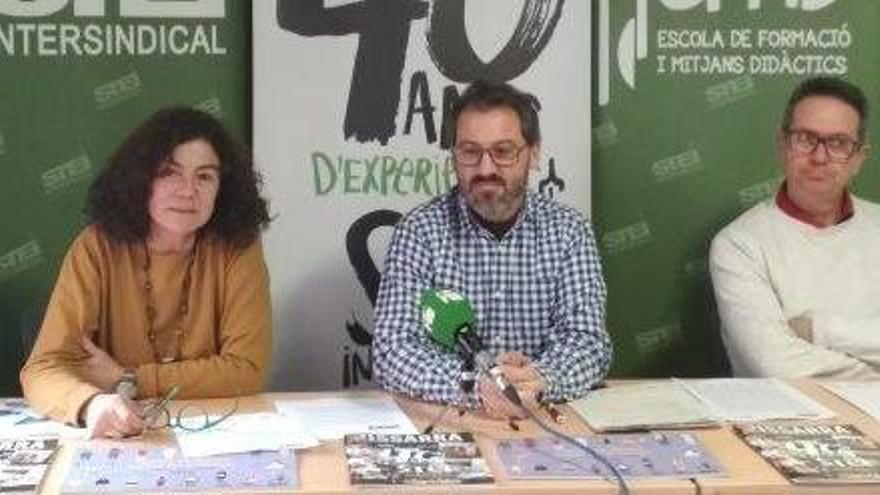 Joana Tur, Miquel Gelabert y Pere Lomas, ayer en la sede del STEI de las Pitiusas.