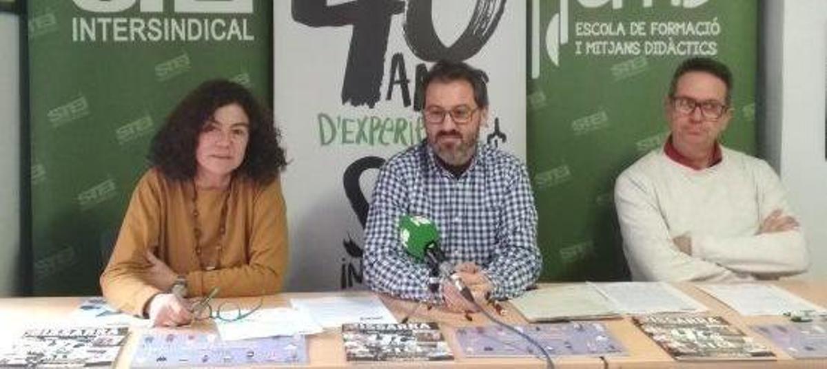 Joana Tur, Miquel Gelabert y Pere Lomas, ayer en la sede del STEI de las Pitiusas.