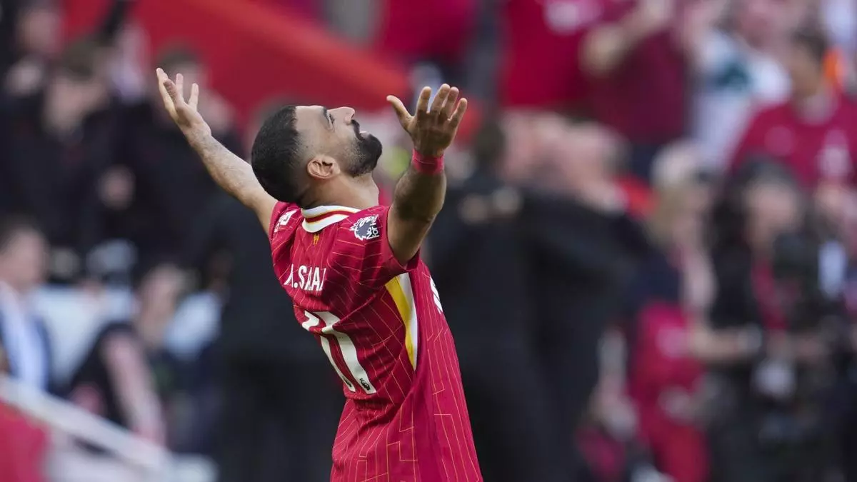 Salah, 赤dolo de la Premier: Supera a Ag邦ero como el m芍ximo goleador extranjero de la historia