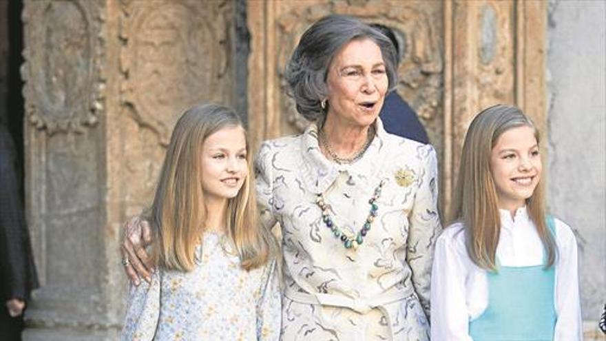 Abucheos y aplausos para Letizia