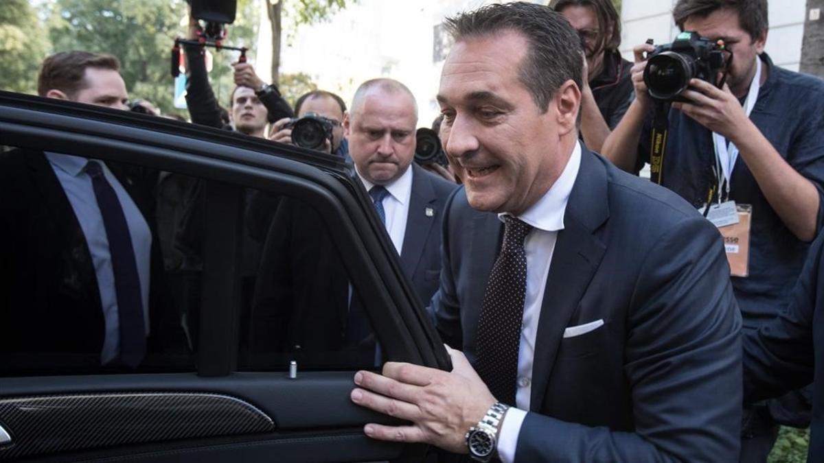 zentauroepp40548179 heinz christian strache  chairman of austria s far right fre171015162206