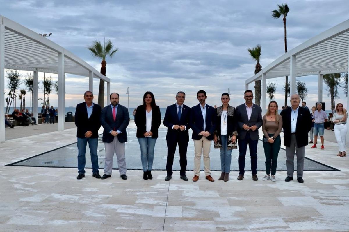 La plaza del agua de Rincón ofrece una moderna salida al mar.