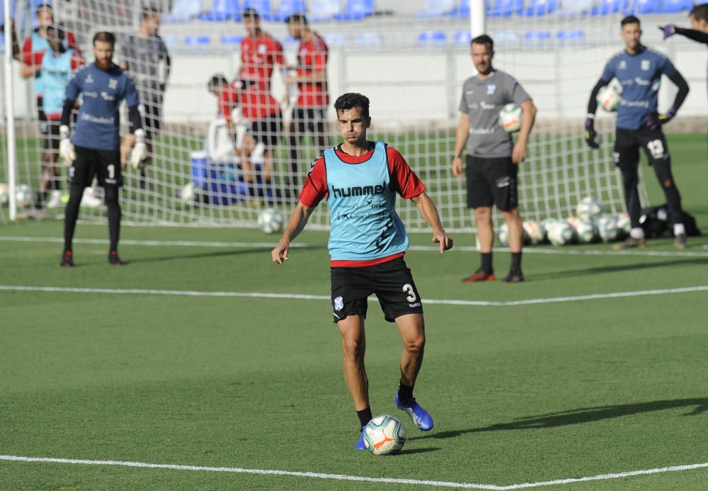 El CD Tenerife vuelve a entrenar en casa