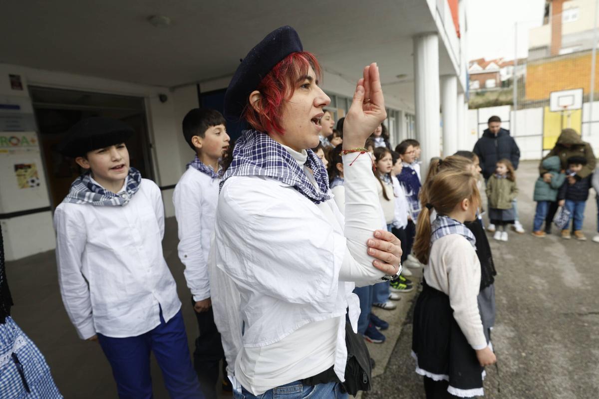 Exhibición de "Viento del Norte" con lengua de signos.