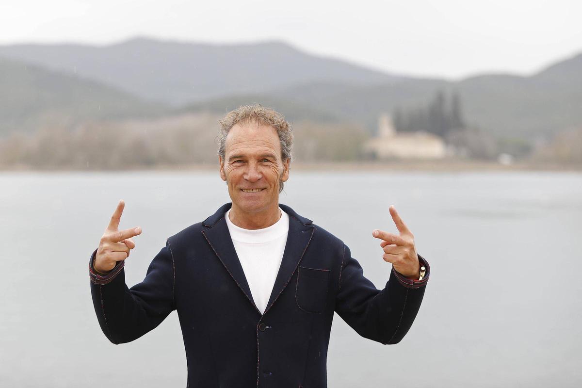 Jordi Oliveras té 61 viu a Banyoles fa de conductor d'autobús a Girona