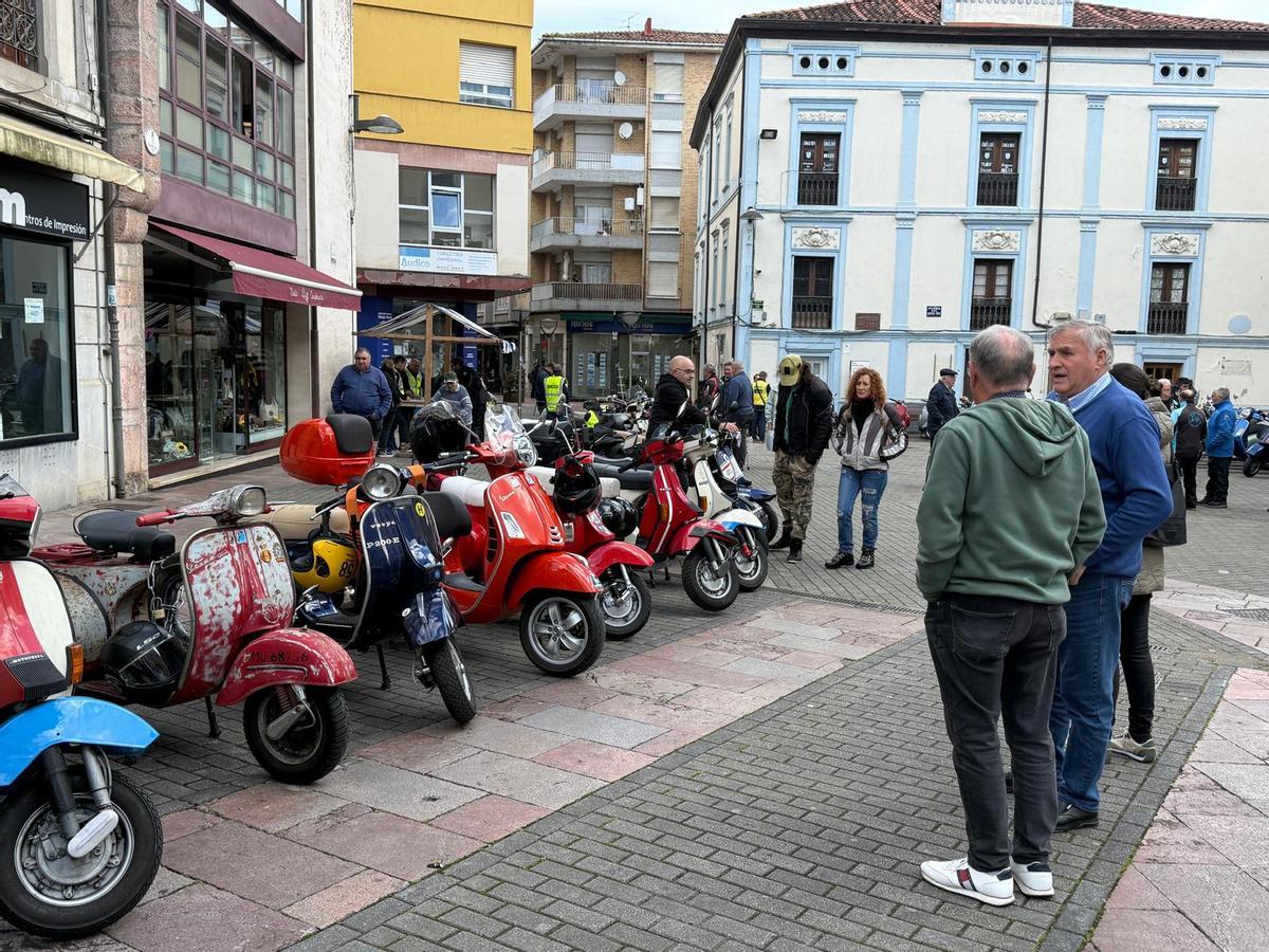 La concentración de vespas y lambrettas de Grado, en imágenes La concentración de vespas y lambrettas de Grado, en imágenes