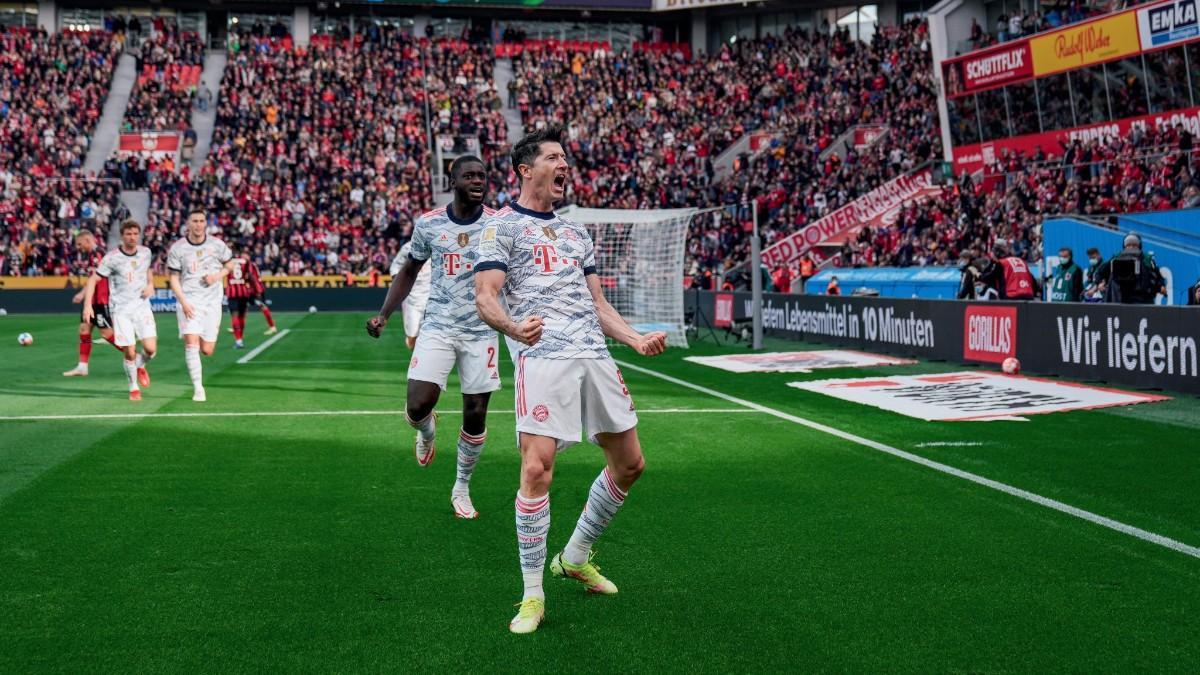 Lewandowski celebra uno de sus goles