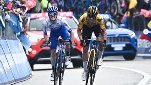 Monte Bondone (Italy), 23/05/2023.- Slovenian rider Primoz Roglic of team Jumbo Visma in action during the 16th stage of the 2023 Giro d’Italia cycling race over 203 km from Sabbio Chiese to Monte Bondone, Italy, 23 May 2023. (Ciclismo, Italia, Eslovenia) EFE/EPA/LUCA ZENNARO