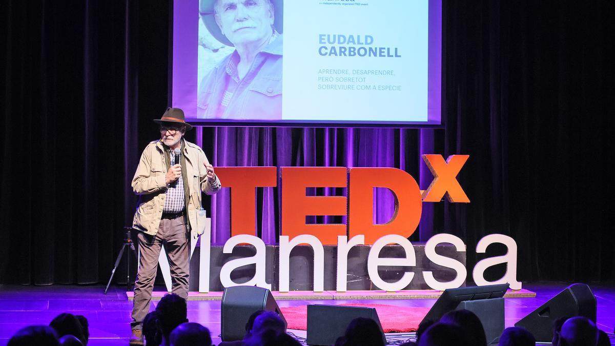 Eduald Carbonell durant la seva ponència